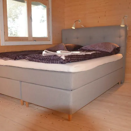 Brakkerhus Konukevi 3*
